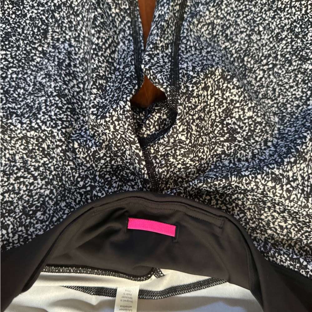 New Lululemon Pace Tights - Picture 7 of 9